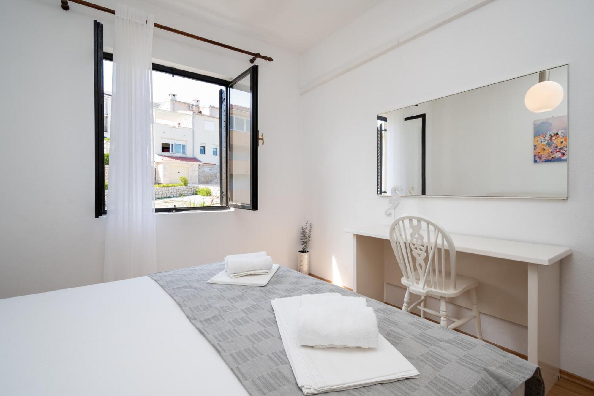 Apartments With A Parking Space Pag - 15765 Pag Town Room photo