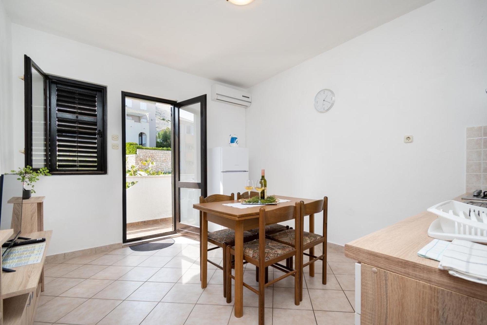 Apartments With A Parking Space Pag - 15765 Pag Town Exterior photo